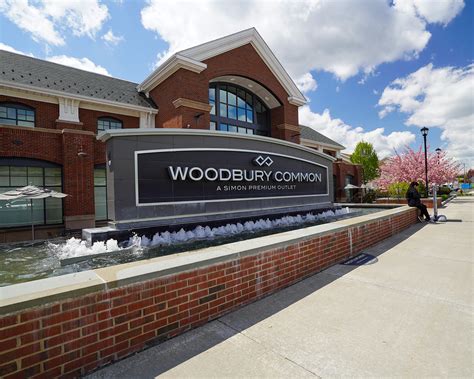 versace outlet woodbury|THE ULTIMATE SHOPPING GUIDE TO .